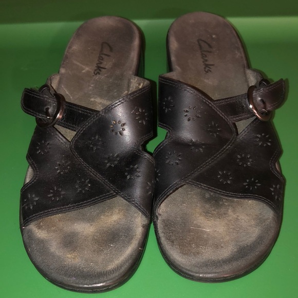 Sandals - Picture 1 of 3
